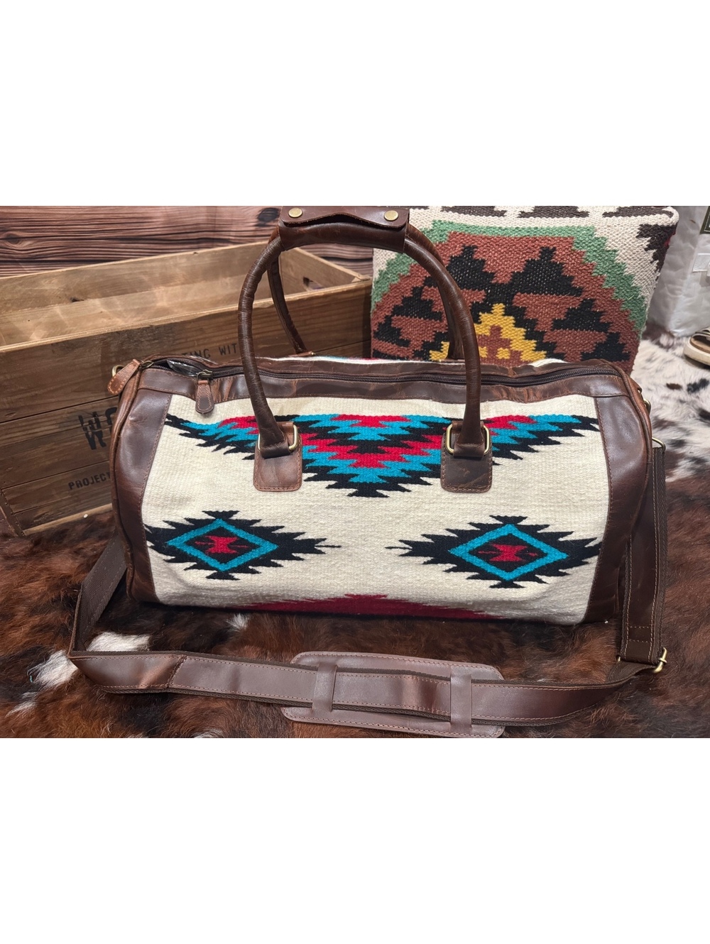 NEW Western Aztec Leather Weekender Bag – Approx. 20” x 10”